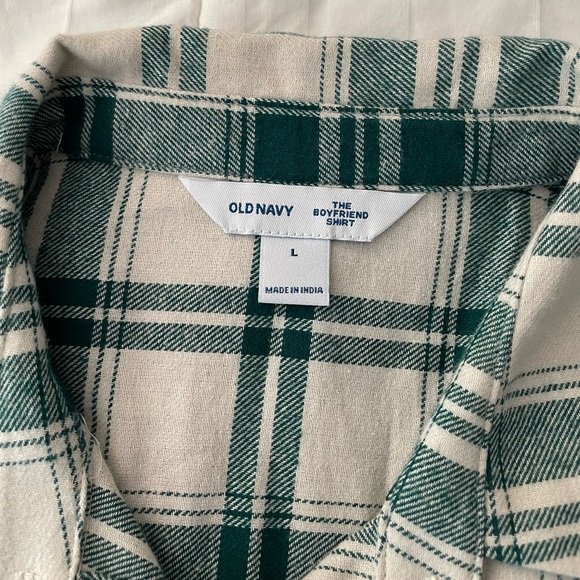 NWT Old Navy Cream and Green Long Sleeve Button Down Flannel Shirt - Picture 2 of 8